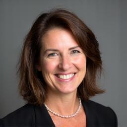 Retrato profesional de Carmen Rodríguez, fundadora de Viajes Sol Madrid.